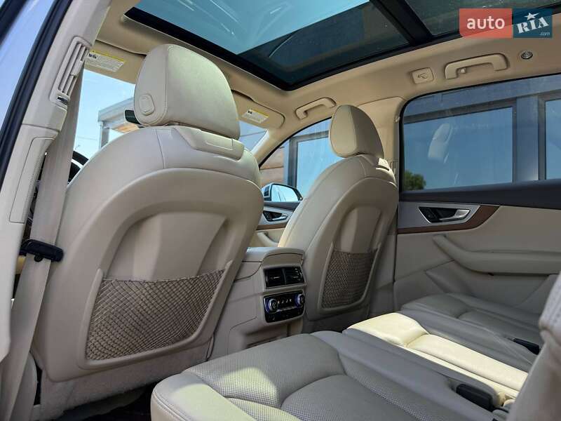 Внедорожник / Кроссовер Audi Q7 2017 в Ровно