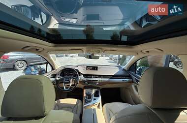 Внедорожник / Кроссовер Audi Q7 2017 в 