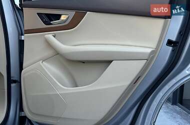 Внедорожник / Кроссовер Audi Q7 2017 в 