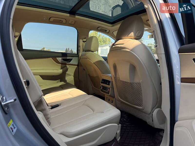 Внедорожник / Кроссовер Audi Q7 2017 в Ровно