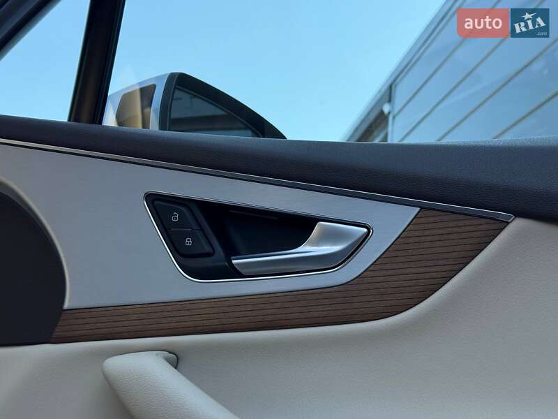 Внедорожник / Кроссовер Audi Q7 2017 в Ровно