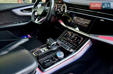 Позашляховик / Кросовер Audi Q7 2021 в 