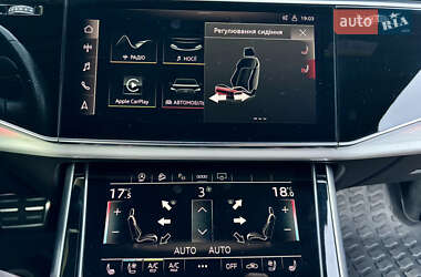 Позашляховик / Кросовер Audi Q7 2021 в 