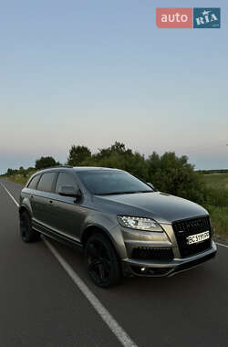 Позашляховик / Кросовер Audi Q7 2013 в 