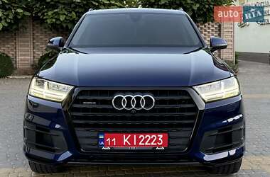 Позашляховик / Кросовер Audi Q7 2019 в 