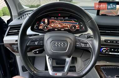 Позашляховик / Кросовер Audi Q7 2019 в 