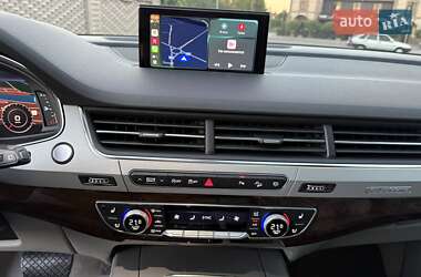 Позашляховик / Кросовер Audi Q7 2019 в 