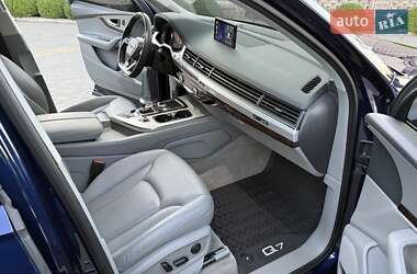 Позашляховик / Кросовер Audi Q7 2019 в 