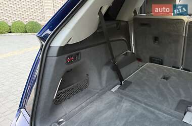 Позашляховик / Кросовер Audi Q7 2019 в 