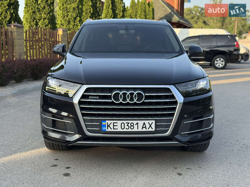 Внедорожник / Кроссовер Audi Q7 2015 в Днепре
