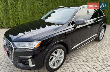 Позашляховик / Кросовер Audi Q7 2020 в 