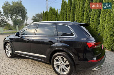 Позашляховик / Кросовер Audi Q7 2020 в 