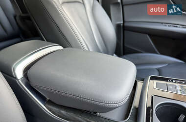 Позашляховик / Кросовер Audi Q7 2020 в 