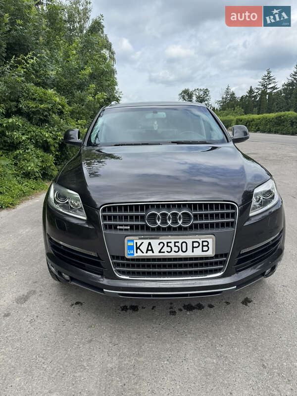 Позашляховик / Кросовер Audi Q7 2008 в 