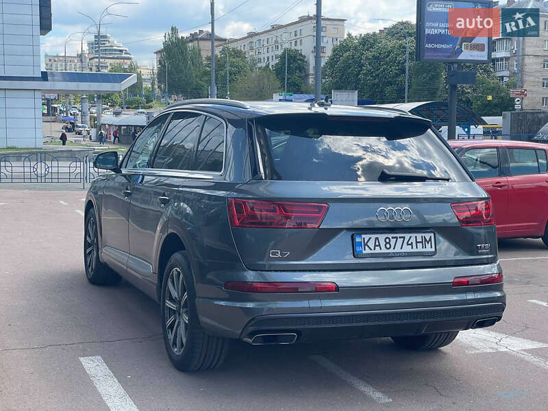 Позашляховик / Кросовер Audi Q7 2018 в Києві