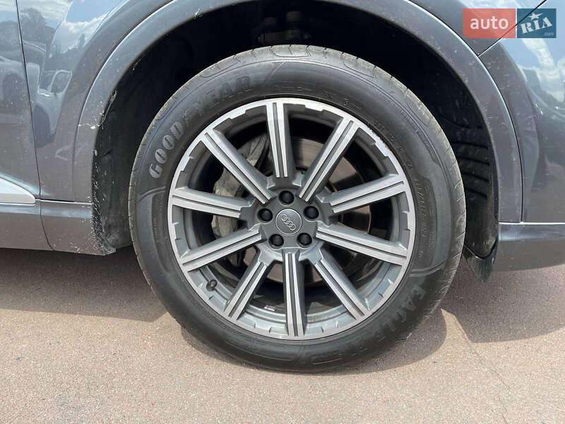 Позашляховик / Кросовер Audi Q7 2018 в Києві