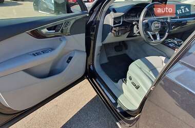 Внедорожник / Кроссовер Audi Q7 2016 в 