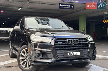 Внедорожник / Кроссовер Audi Q7 2017 в 