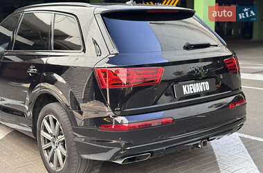 Внедорожник / Кроссовер Audi Q7 2017 в 