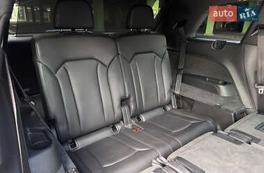 Внедорожник / Кроссовер Audi Q7 2017 в 