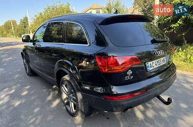 Позашляховик / Кросовер Audi Q7 2007 в 