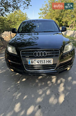 Позашляховик / Кросовер Audi Q7 2007 в 