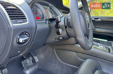 Позашляховик / Кросовер Audi Q7 2007 в 