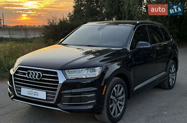 Позашляховик / Кросовер Audi Q7 2017 в 