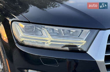 Позашляховик / Кросовер Audi Q7 2017 в 
