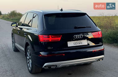 Позашляховик / Кросовер Audi Q7 2017 в 
