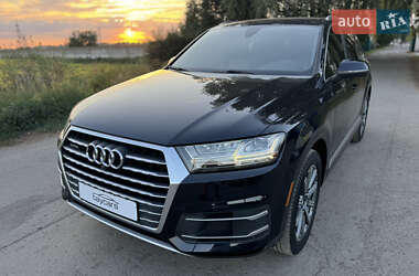 Позашляховик / Кросовер Audi Q7 2017 в 