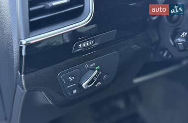 Позашляховик / Кросовер Audi Q7 2017 в 