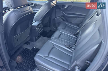 Позашляховик / Кросовер Audi Q7 2017 в 