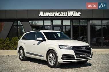Позашляховик / Кросовер Audi Q7 2017 в 