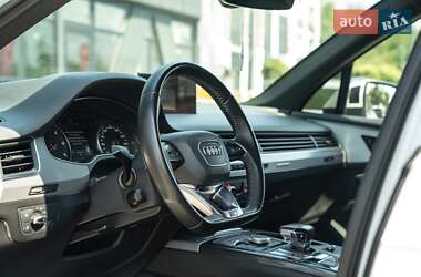 Позашляховик / Кросовер Audi Q7 2017 в 