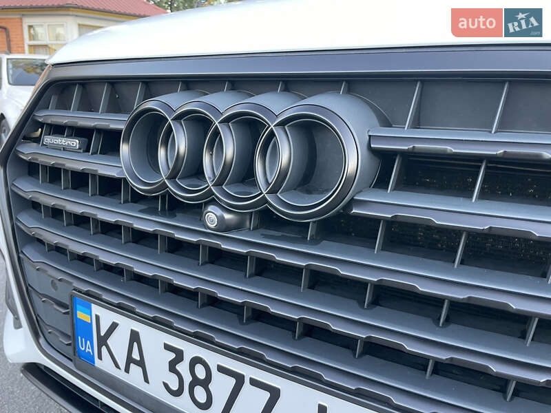 Внедорожник / Кроссовер Audi Q7 2017 в Киеве