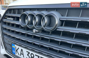 Позашляховик / Кросовер Audi Q7 2017 в 