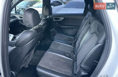 Позашляховик / Кросовер Audi Q7 2017 в 