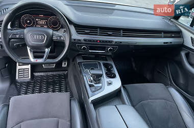 Позашляховик / Кросовер Audi Q7 2017 в 