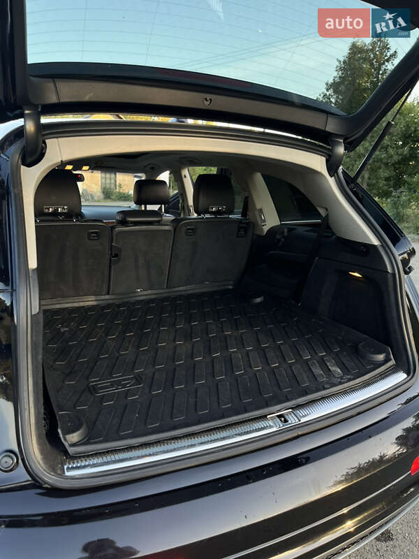 Позашляховик / Кросовер Audi Q7 2013 в Чернівцях