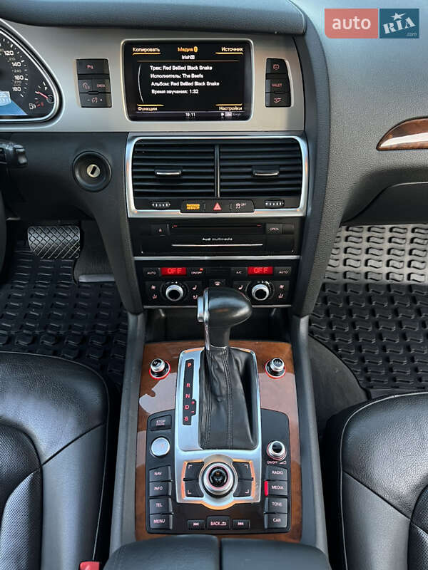 Позашляховик / Кросовер Audi Q7 2013 в Чернівцях