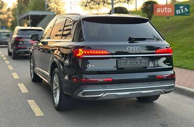 Внедорожник / Кроссовер Audi Q7 2020 в 