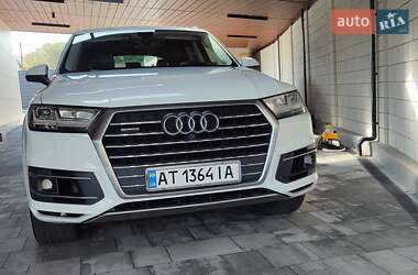 Внедорожник / Кроссовер Audi Q7 2017 в 