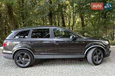 Позашляховик / Кросовер Audi Q7 2012 в 