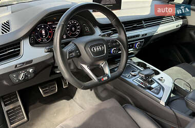 Позашляховик / Кросовер Audi Q7 2017 в 