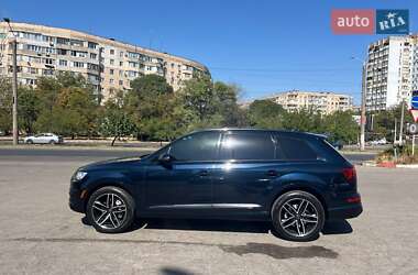 Внедорожник / Кроссовер Audi Q7 2016 в 