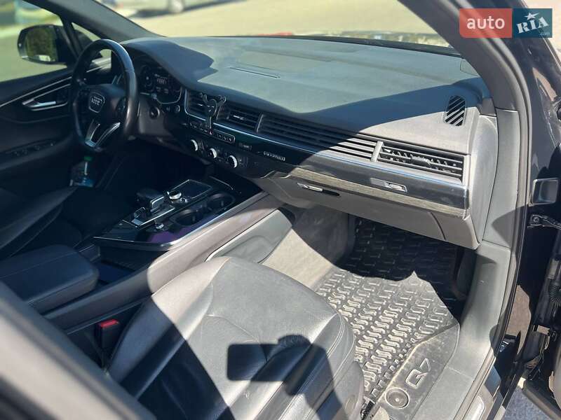 Позашляховик / Кросовер Audi Q7 2016 в Одесі фото 18 Позашляховик / Кросовер Audi Q7 2016 в Одесі