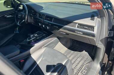 Внедорожник / Кроссовер Audi Q7 2016 в 