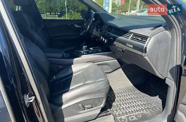Внедорожник / Кроссовер Audi Q7 2016 в 