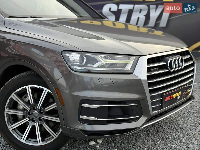 Позашляховик / Кросовер Audi Q7 2017 в Стрию